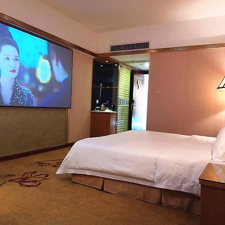 Vienna Hotel Zhanjiang Coast Avenue Exteriör bild