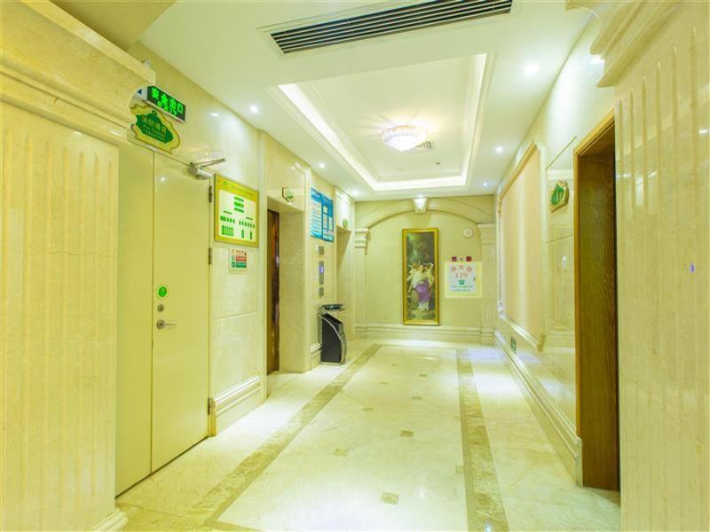 Vienna Hotel Zhanjiang Coast Avenue Exteriör bild