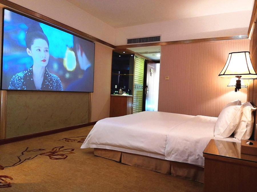 Vienna Hotel Zhanjiang Coast Avenue Exteriör bild