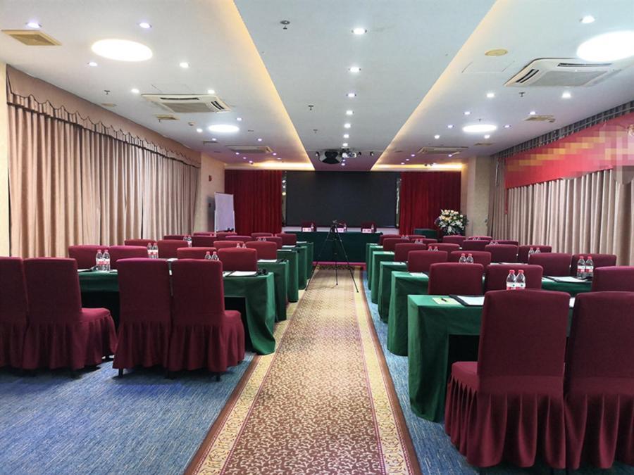 Vienna Hotel Zhanjiang Coast Avenue Exteriör bild