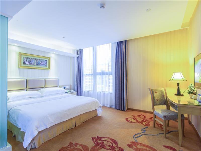 Vienna Hotel Zhanjiang Coast Avenue Exteriör bild